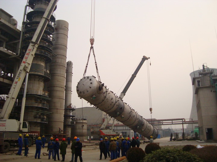 二龙戏珠  （徐志伟∕摄）